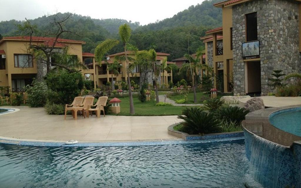 ホテル コーベット マンゴ ブルーム Jim Corbett National Park 部屋 写真